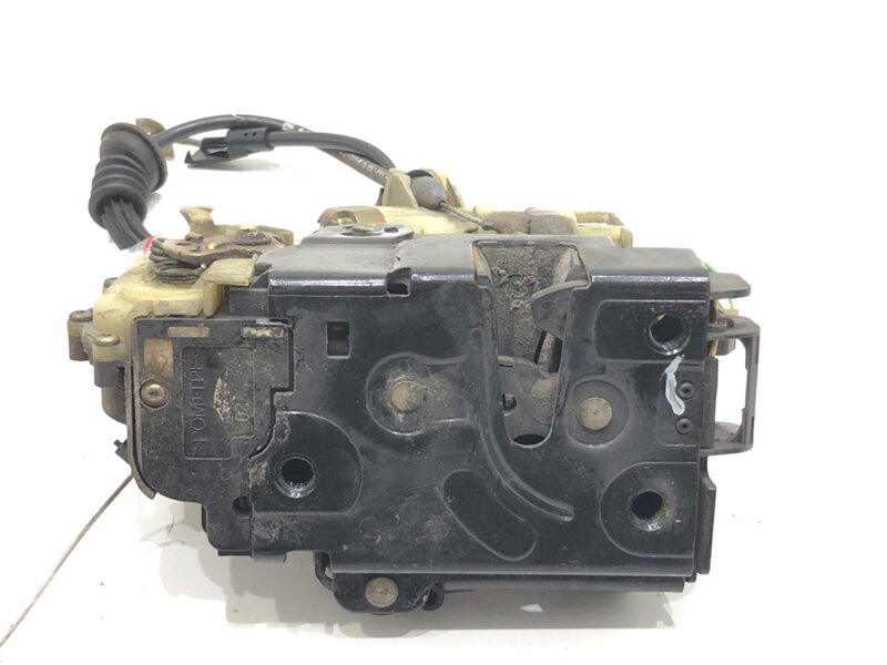 Zámok dverí ľavý predný Seat Ibiza III (6L1) 2002 - 2009 3B1837015AM