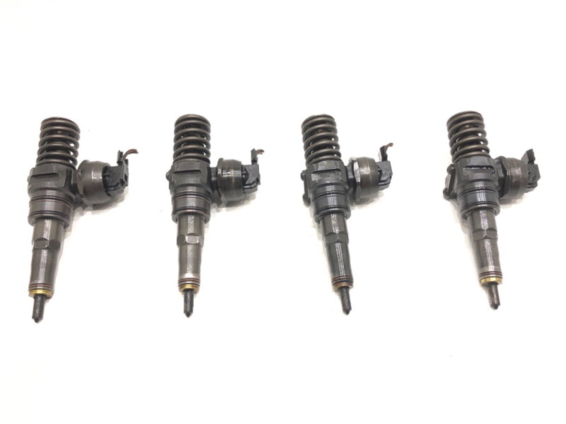 Vstrekovače sada Audi A4 B6 Avant (8E5) 2000 - 2005 038130073BA