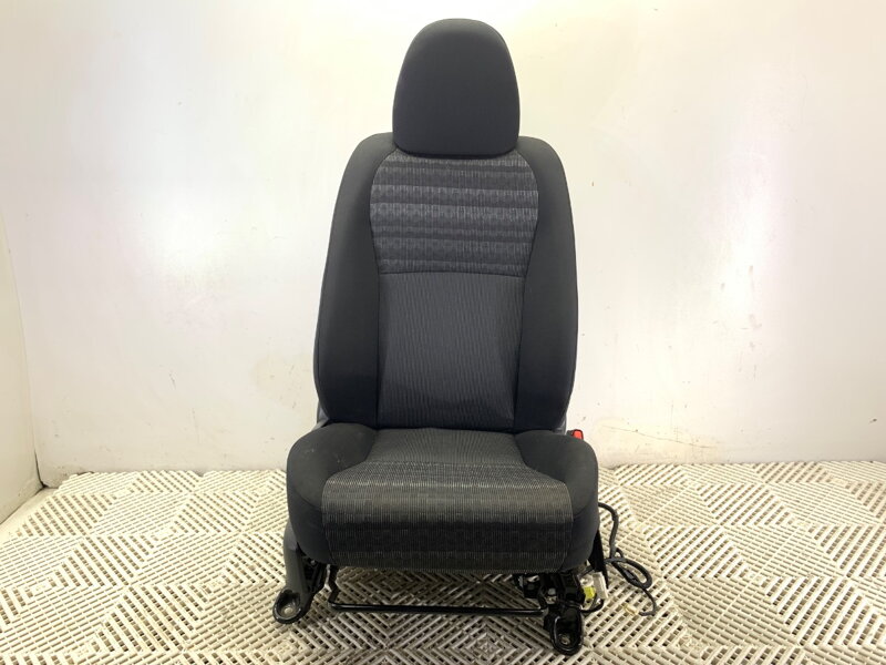 Sedadlo pravé predné Toyota Yaris (_P13_) 2010 - 2022