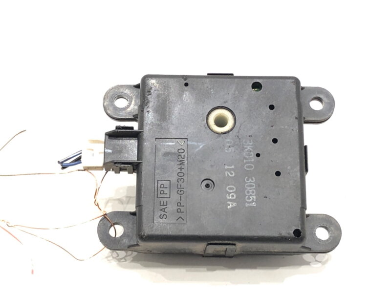 Motor radiátora kúrenia Nissan Murano I (Z50) 2002 - 2009 3K01030851