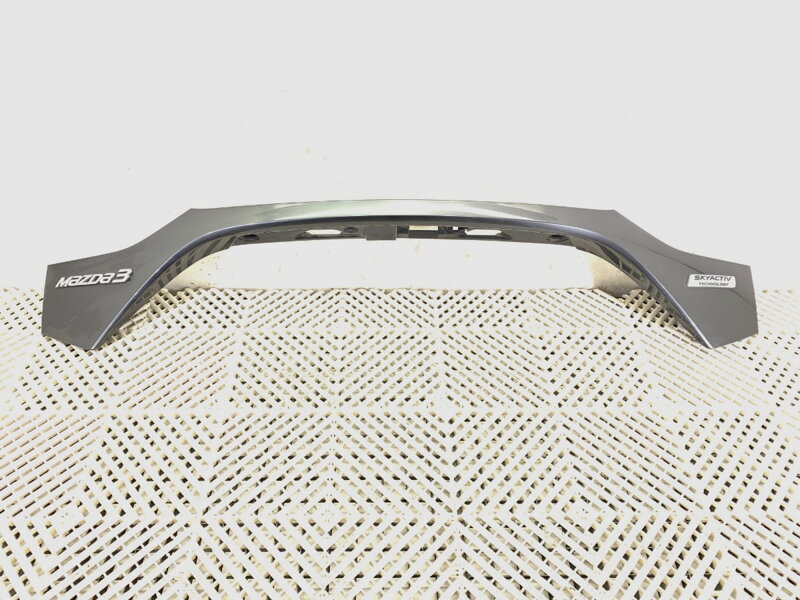 Lišta veka batožinového priestoru zadná Mazda 3 (BM, BN) 2013 - 2022 BJT6-50813