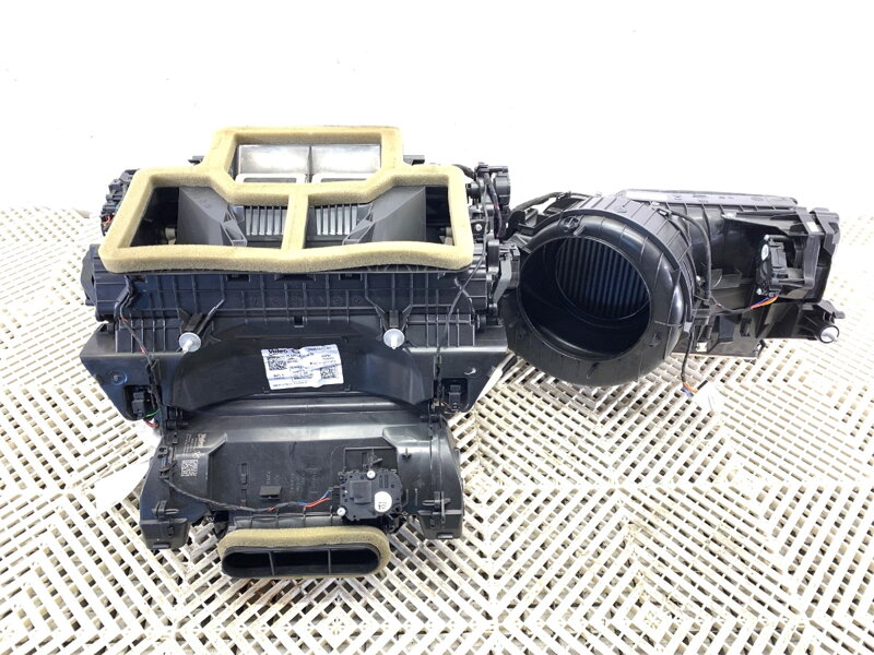 Radiátor kúrenia kompletná kombajn BMW 3 Touring (G21, G81) 2019 - 2022 7949741