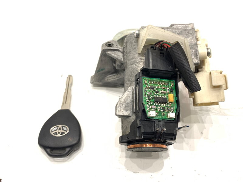 Spínacia skrinka Toyota Auris (_E15_) 2006 - 2012 N0502638/639