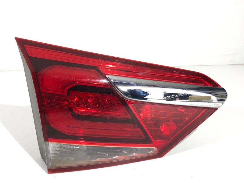 Svetlo ľavé zadné vnútorné lift facelift Hyundai I40 I CW (VF) 2011 - 2022