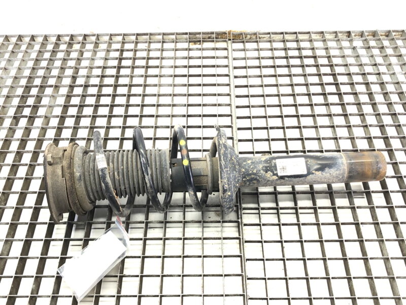 Tlmič pravý predný S pružinou Skoda Karoq (NU7, ND7) 2017 - 2022 5Q3413031J