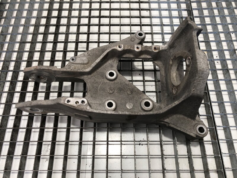 Držiak kabínový pravý Scania 4 - Series 1995 - 2008 1409342