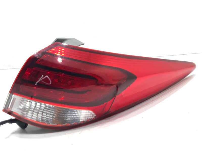 Svetlo pravé zadné lift facelift Hyundai I40 I CW (VF) 2011 - 2022