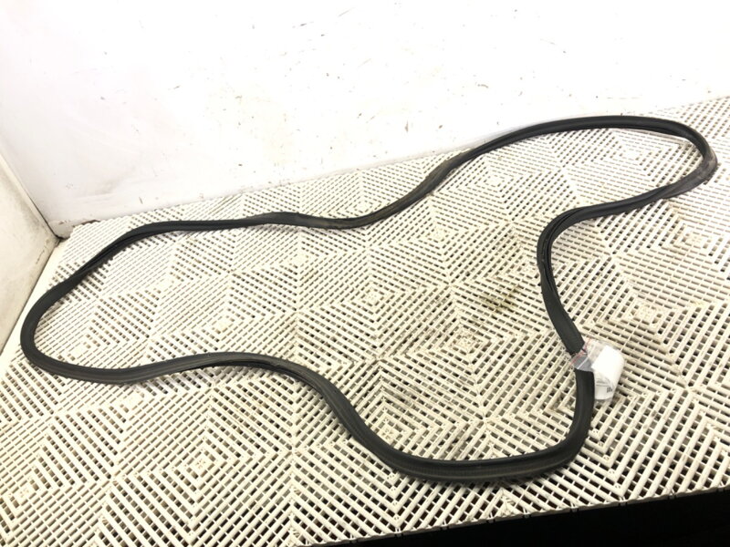 Tesnenie veka batožinového priestoru kufra Audi Q7 (4MB, 4MG) 2015 - 2022