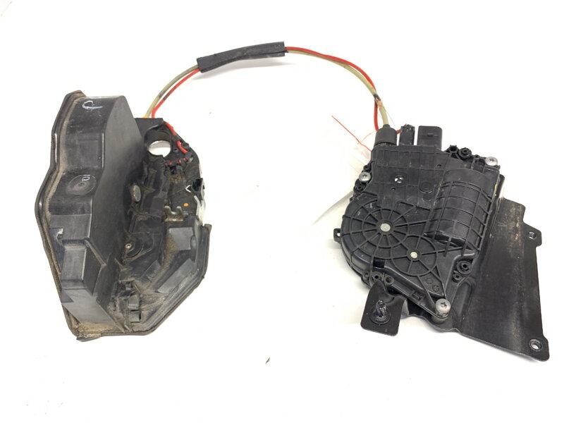 Zámok dverí pravý predný BMW 6 Gran Coupe (F06) 2012 - 2018 7276544