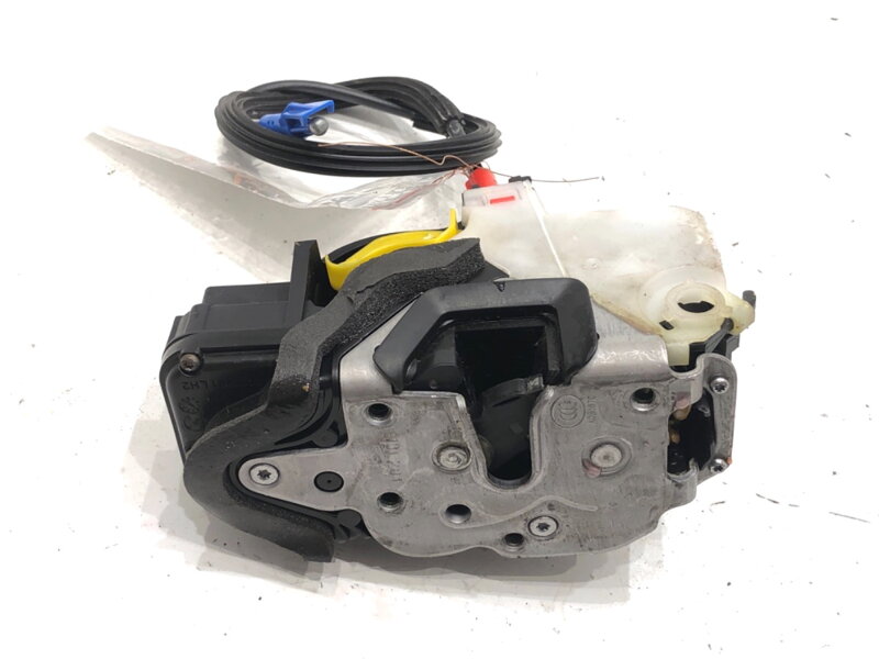 Zámok dverí ľavý predný Opel Zafira Tourer C (P12) 2011 - 2022