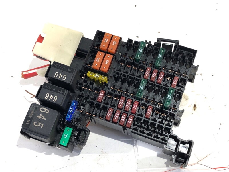 Poistková skrinka VW Golf Viii (CD1) 2019 - 2022 5WA937615