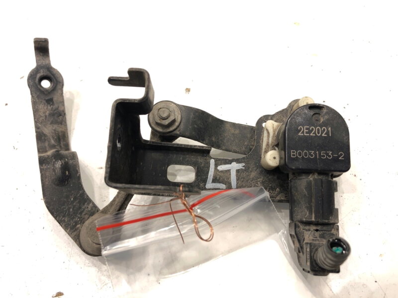 Snímač náklonu xenón zadný ľavý Toyota Camry (_V7_, _VA7_, _VH7_) 2017 - 2022