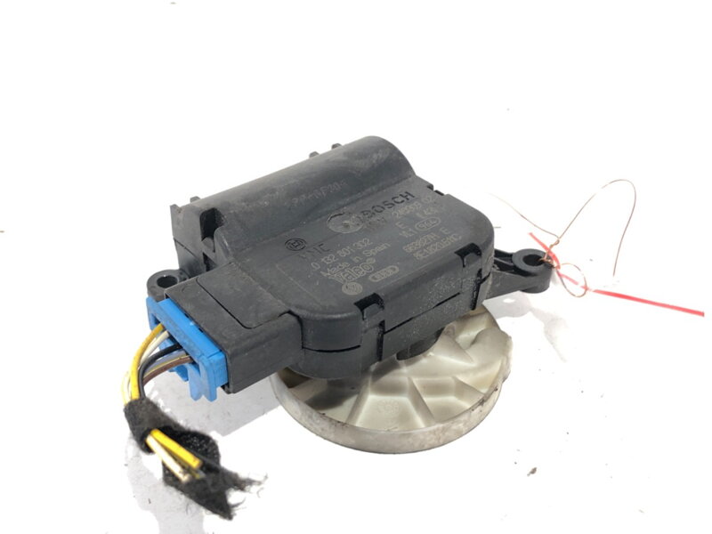 Motor radiátora kúrenia Seat Exeo (3R2) 2008 - 2013 8E1820511C 0132801302