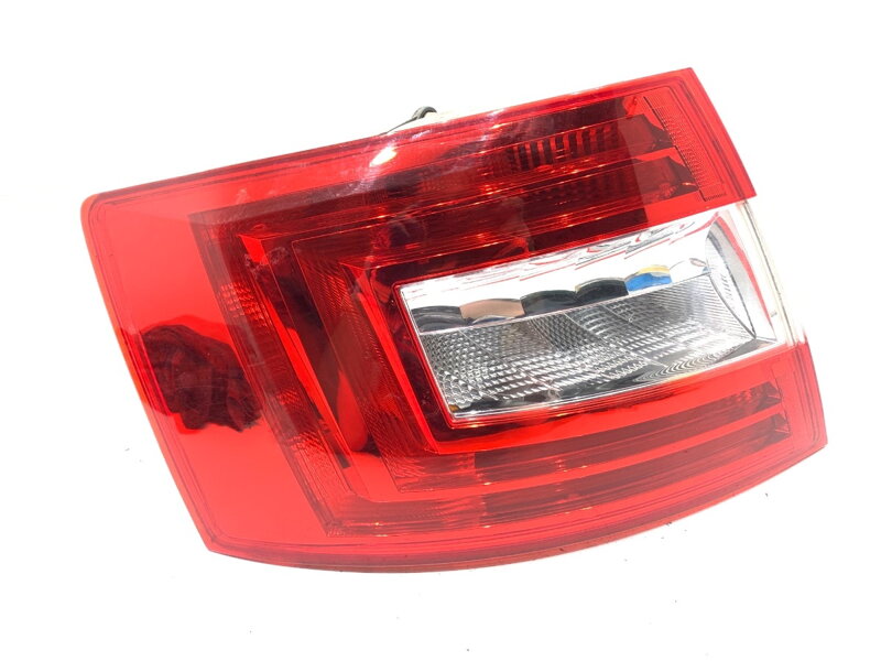 Svetlo ľavé zadné Skoda Octavia III (5E3, NL3, NR3) 2012 - 2022