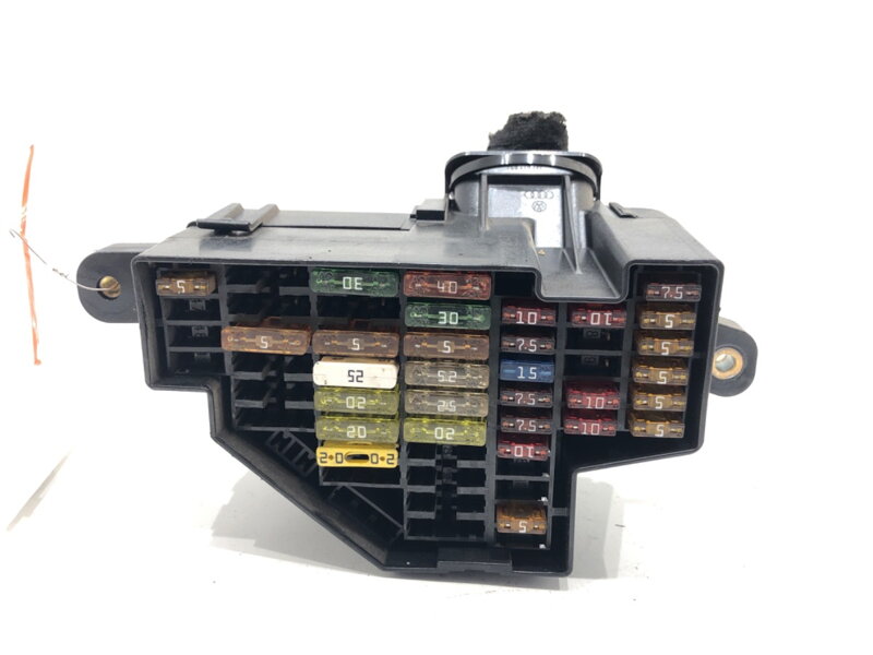 Poistková skrinka Skoda Superb II (3T4) 2008 - 2015