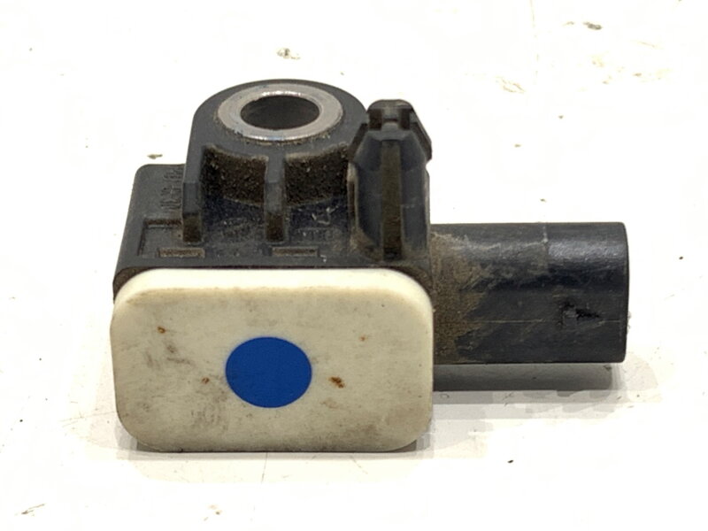 Snímač nárazu VW UP ! (121, 122, BL1, BL2, BL3, 123) 2011 - 2022 7P0959651
