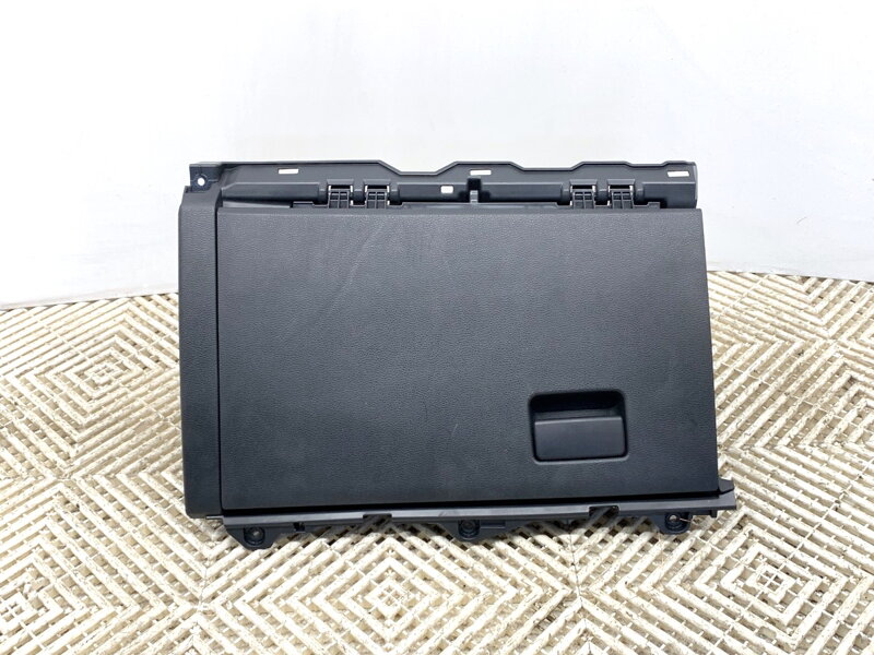 Odkladacia schránka spolujazdca Toyota Corolla Sedan (_E21_) 2019 - 2022 55552-02490