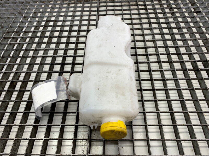 Nádržka ostrekovačov Renault Twingo III (BCM_, BCA_) 2014 - 2022 289105267R