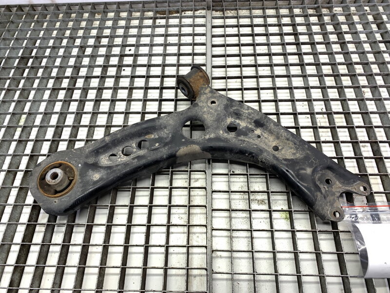 Rameno pravé predné Skoda Octavia III Combi (5E5, 5E6) 2012 - 2022 5Q0407152T