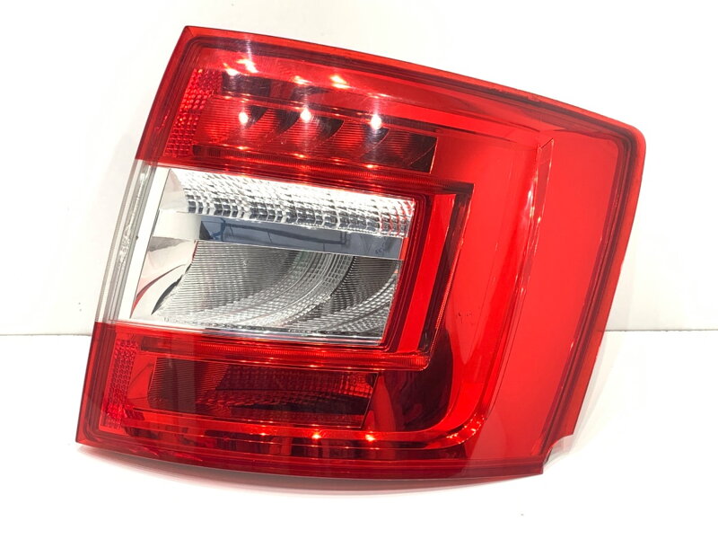 Svetlo pravé zadné Skoda Octavia III Combi (5E5, 5E6) 2012 - 2022 5E9945096B