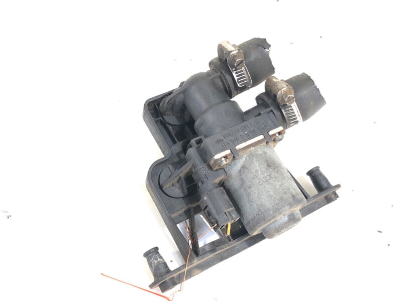 Vodný ventil BMW 5 (E39) 1995 - 2003 8379921