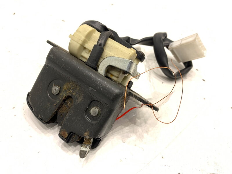 Zámok veka batožinového priestoru zadný Alfa Romeo 159 (939_) 2005 - 2012