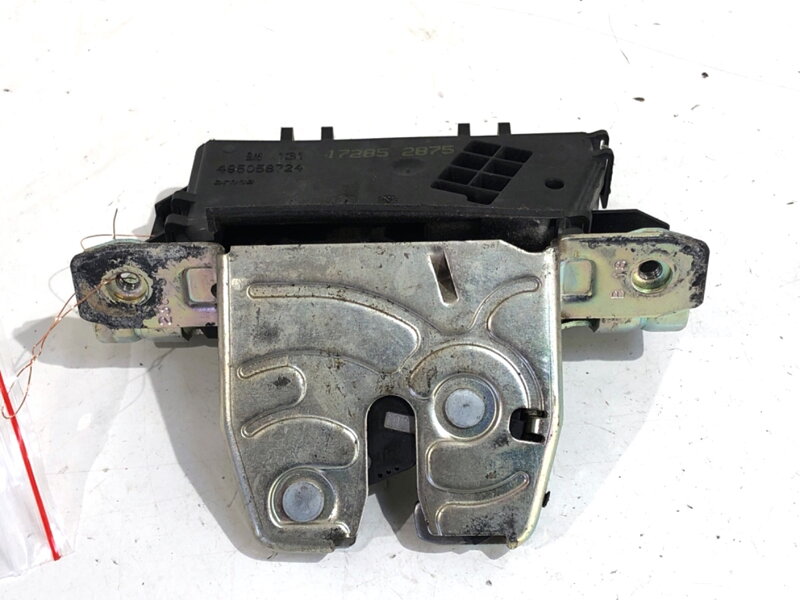 Zámok veka batožinového priestoru zadný Opel Zafira B (A05) 2005 - 2015 13117285
