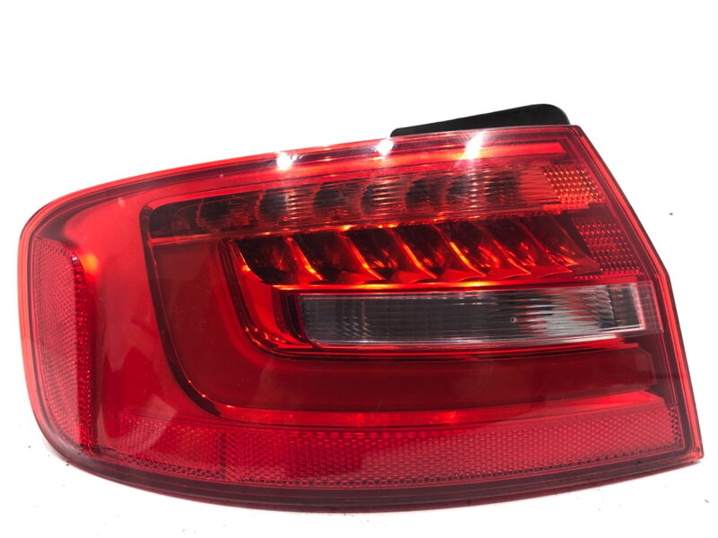 Svetlo ľavé zadné Audi A4 B8 (8K2) 2007 - 2015 01091601