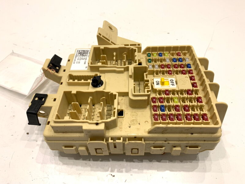 Poistková skrinka KIA Stinger (CK) 2017 - 2022 91951-J5283