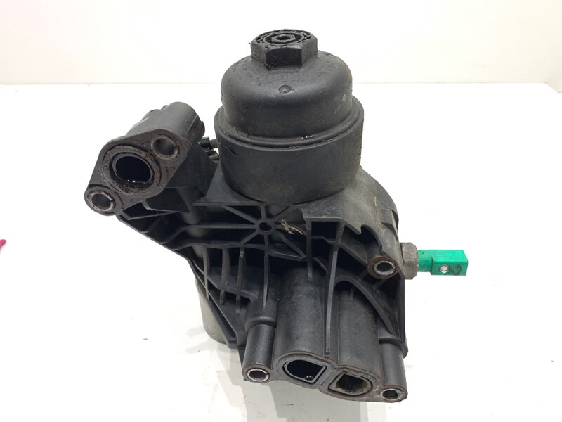 Základňa filtra oleja Skoda Octavia III Combi (5E5, 5E6) 2012 - 2022 03N117021