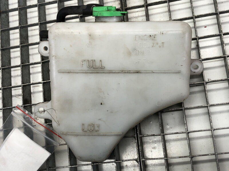 Vyrovnávacia nádržka chladiacej kvapaliny Suzuki SX4 (EY, GY) 2006 - 2022