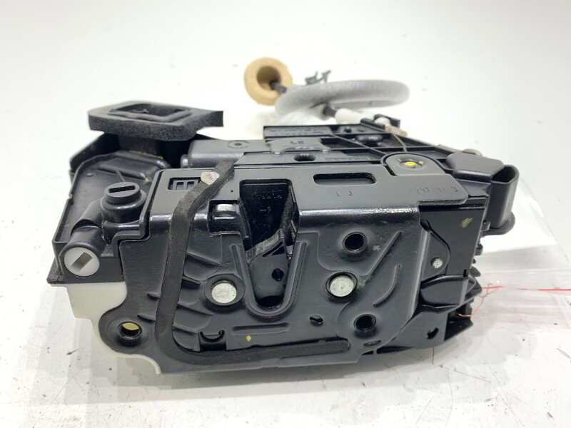 Zámok dverí ľavý zadný VW Passat B8 Variant (3G5, CB5) 2014 - 2022 5E0839015A