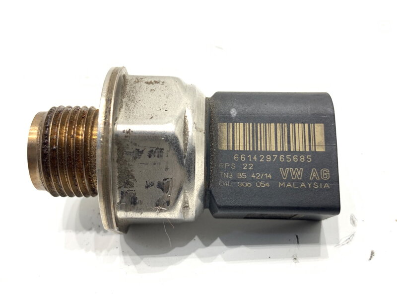 Snímač tlaku paliva VW Passat B8 Variant (3G5, CB5) 2014 - 2022 04L906054