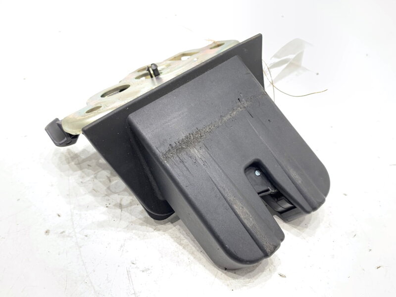 Zámok veka batožinového priestoru zadný Audi Q5 (8RB) 2008 - 2017 8R0827505