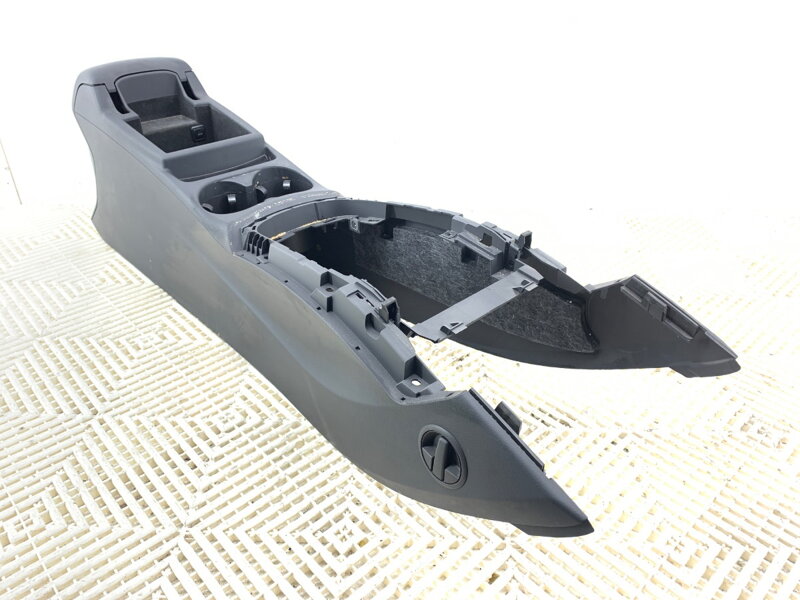 Tunel stredový Audi Q5 (8RB) 2008 - 2017 8R0864981