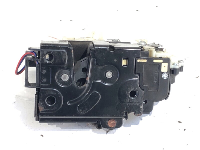 Zámok dverí pravý predný VW Passat B5 . 5 (3B3) 2000 - 2005 3B1837016A