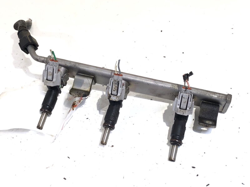 Vstrekovacia rampa Dacia Sandero II 2012 - 2022 175204033R