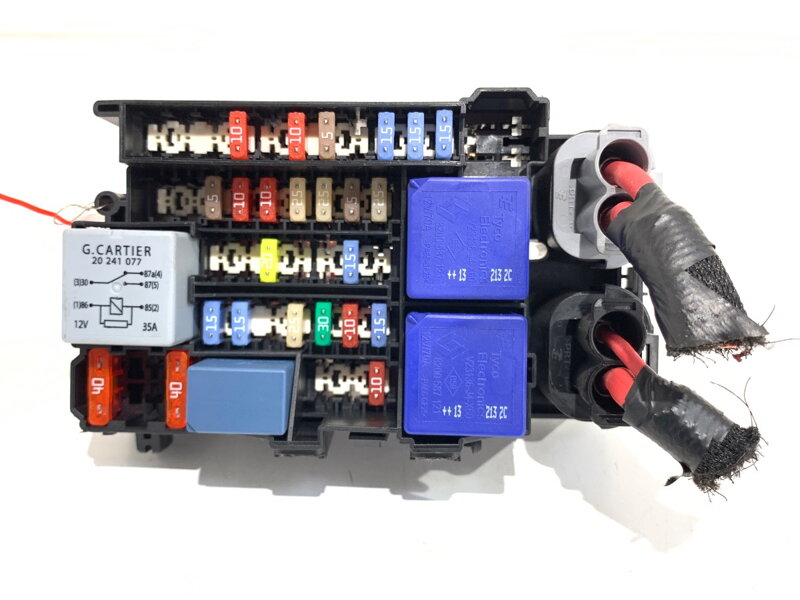 Poistková skrinka Renault Megane III Liftback (BZ0/1_, B3_) 2008 - 2022 1801330-1