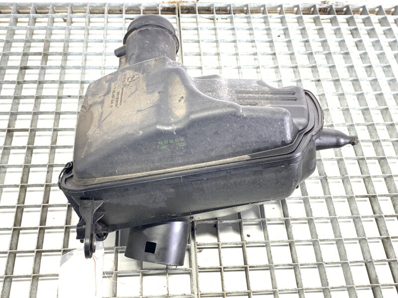 Kryt filtra vzduchu Nissan Qashqai / Qashqai + 2 I (J10, NJ10, JJ10E) 2006 - 2014 1021725S01