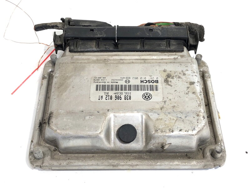 Riadiaca jednotka motora Seat Toledo II (1M2) 1998 - 2006 038906012AT