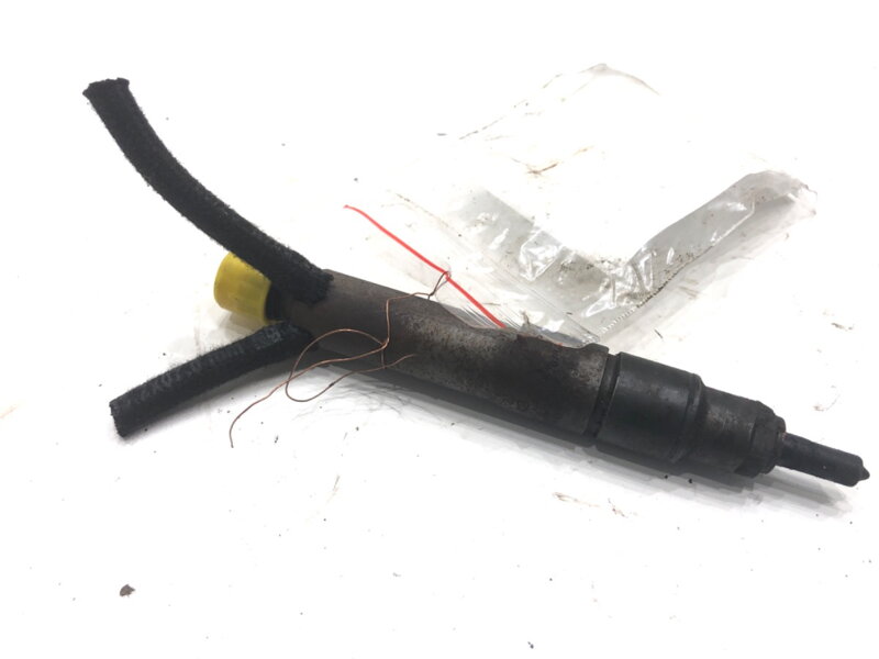 Vstrekovač VW Golf IV Variant (1J5) 1999 - 2006 028130202P