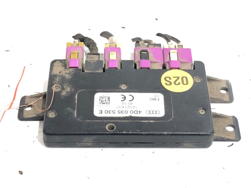 Zosilňovač antény Audi A6 C6 Avant (4F5) 2004 - 2011 4D0035530E