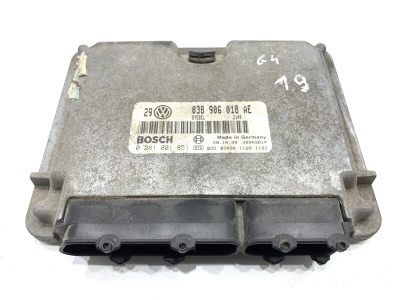 Riadiaca jednotka motora Audi A3 (8L1) 1996 - 2006 038906018AE 0281001851