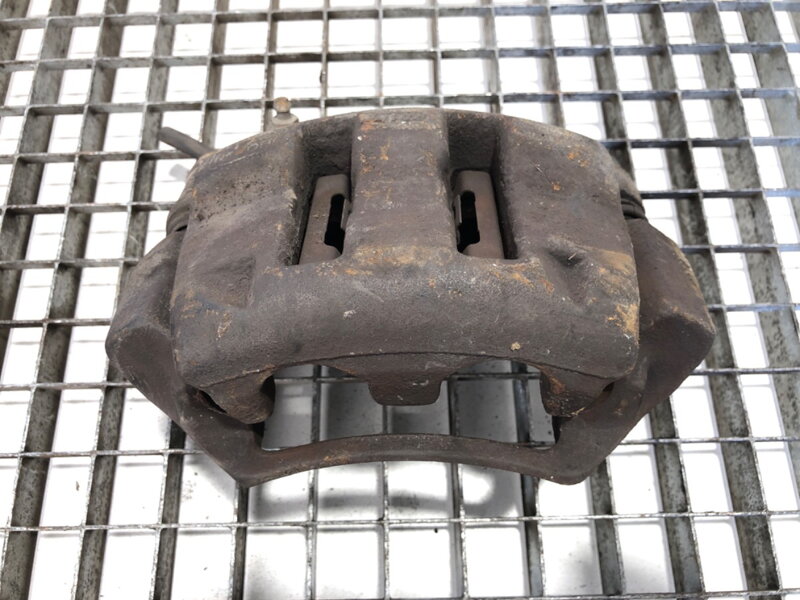 Brzdový strmeň pravý predný Renault Master II (FD) 1998 - 2022