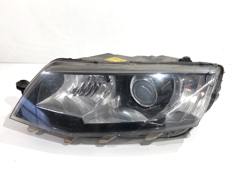 Svetlo ľavé predné xenón Skoda Octavia III Combi (5E5, 5E6) 2012 - 2022 5E1941015A