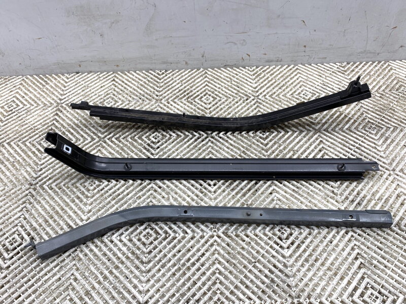 Vodiace lišty dvere posuvných sada Renault Express 2021 - 2022 777606702R