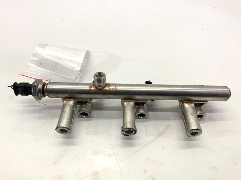 Vstrekovacia rampa Opel Combo (K9) 2018 - 2022 9811353880