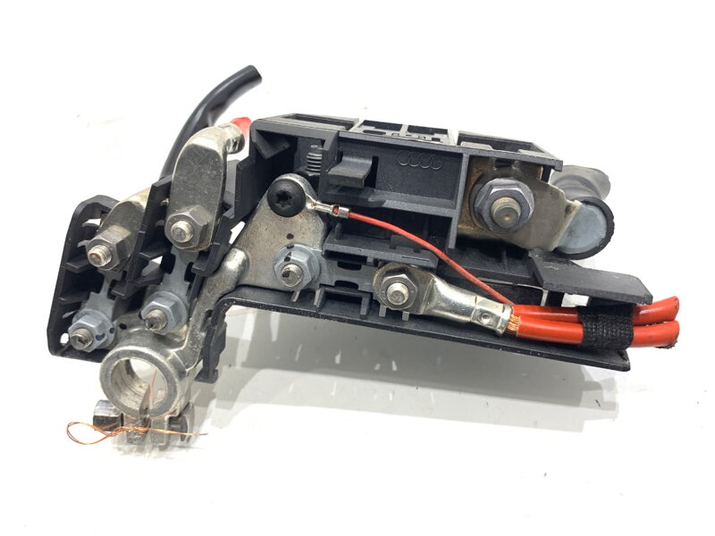 PÓL / svorka (BATÉRIE) plus Audi A5 (8T3) 2007 - 2017