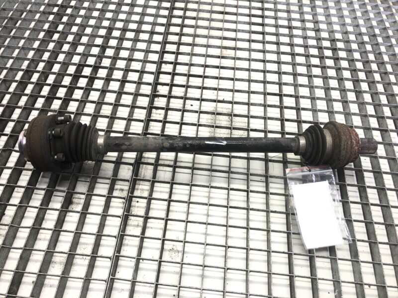 Poloos ľavá zadná Seat Leon ST (5F8) 2012 - 2022 5Q0501203A