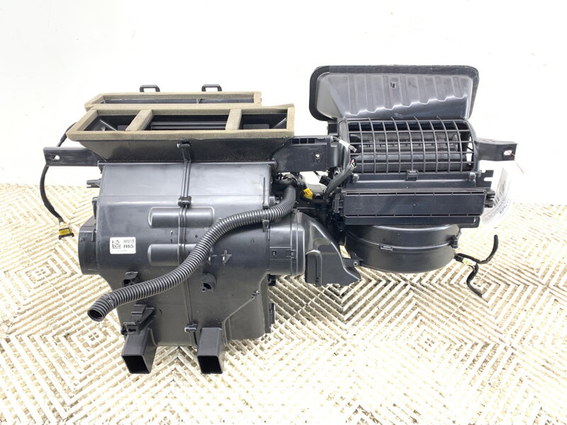 Radiátor kúrenia kombajn Hyundai Kona (OS, OSE, OSI) 2017 - 2022